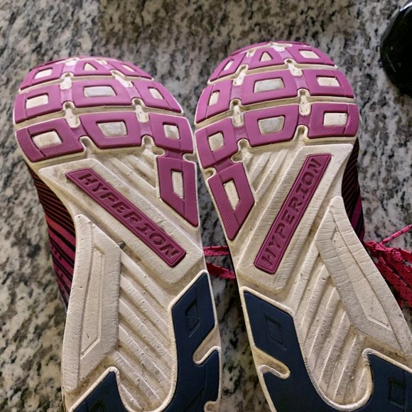 running shoes - Picture 2 of 2